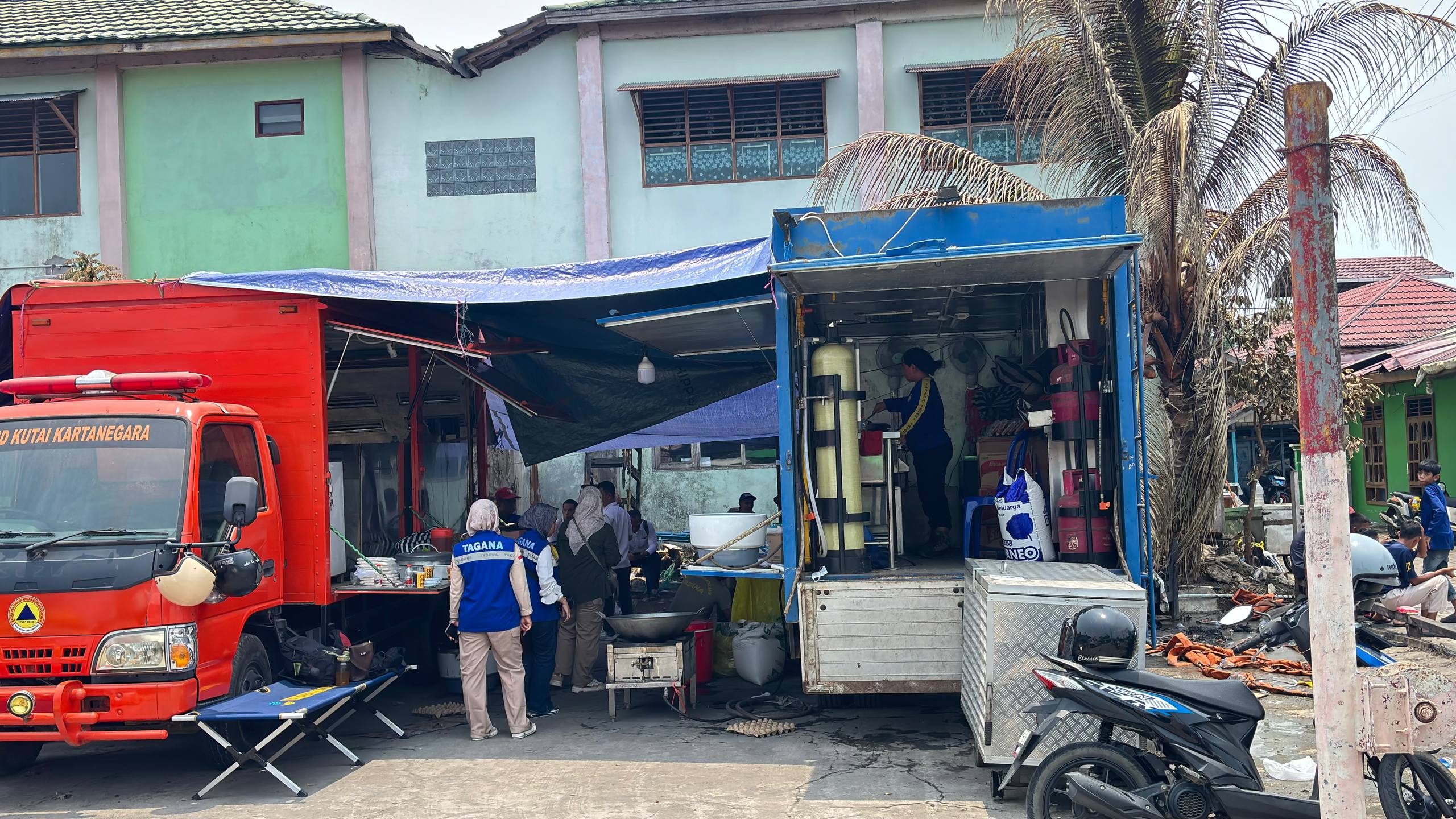 Gambar Dinsos Kukar Buka Dapur Umum untuk 151 Warga Terdampak Kebakaran Melayu - dinsos-kukar-buka-dapur-umum-untuk-151-warga-terdampak-kebakaran-melayu