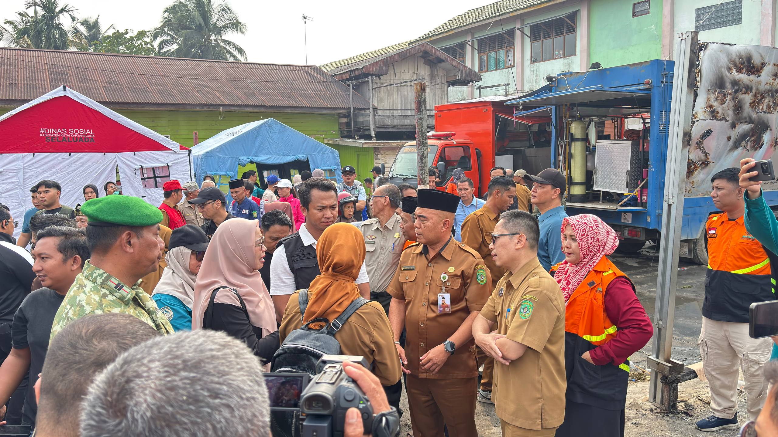 Gambar Pemkab Kukar Tangani Pascakebakaran Melayu, Dokumen Warga hingga Hidran Dievaluasi - pemkab-kukar-tangani-pascakebakaran-melayu-dokumen-warga-hingga-hidran-dievaluasi
